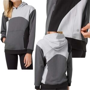 Lululemon All Yours Hoodie Colourblock
Starlight/Asphalt Grey/Graphite - size 8